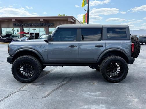 Carbonized Gray Metallic 2024 Ford Bronco Black Diamond