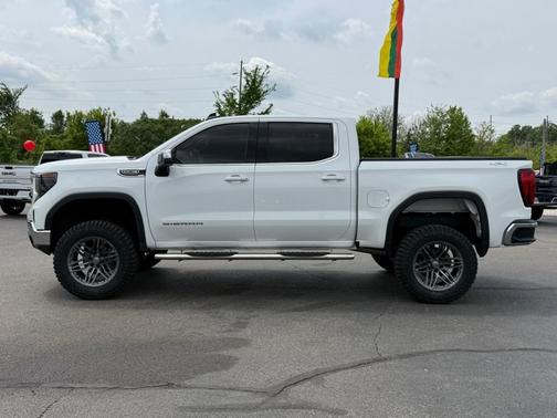 White 2023 GMC Sierra 1500 SLE