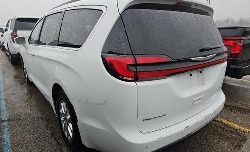 Bright White Clearcoat 2022 Chrysler Pacifica Touring-L