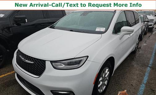 Bright White Clearcoat 2022 Chrysler Pacifica Touring-L