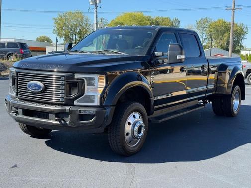Black 2022 Ford F-450 Lariat