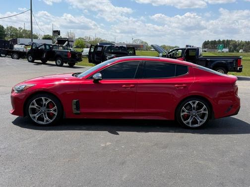 Red 2018 Kia Stinger GT2