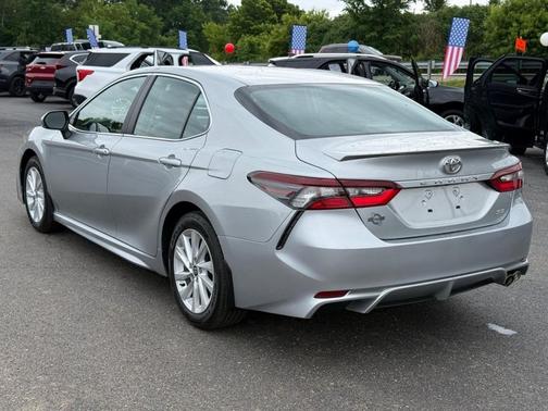 Silver 2024 Toyota Camry SE