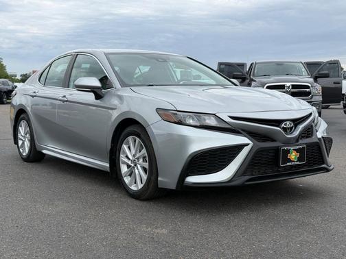 Silver 2024 Toyota Camry SE