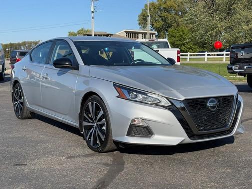 2022 Nissan Altima SR VC-Turbo FWD
