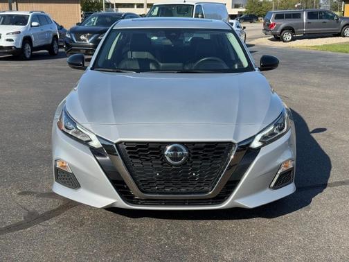 2022 Nissan Altima SR VC-Turbo FWD