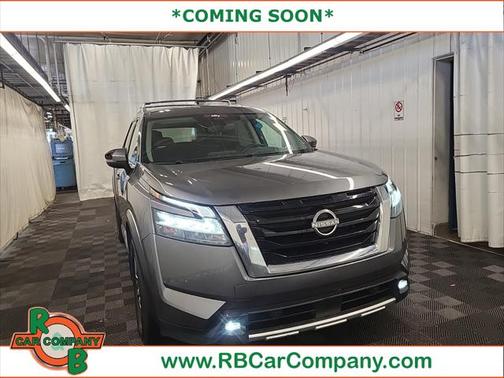 2022 Nissan Pathfinder SL 4WD