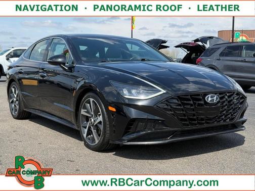 Black 2023 Hyundai SONATA SEL Plus