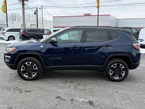Blue 2018 Jeep Compass Trailhawk