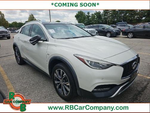 2017 INFINITI QX30 Premium