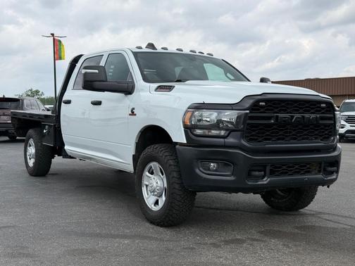 White 2024 RAM 2500 Tradesman Crew Cab 4x4 8' Box