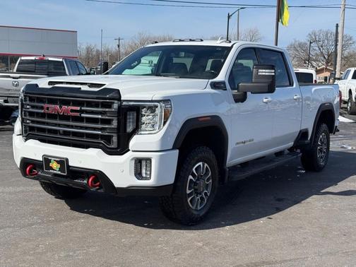 White 2022 GMC Sierra 2500 AT4
