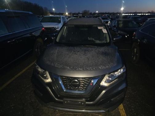 Gray 2018 Nissan Rogue SV