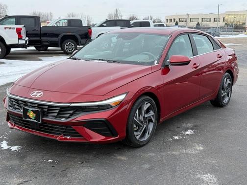 2025 Hyundai ELANTRA SEL