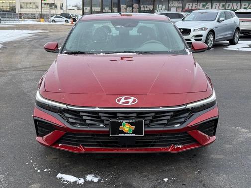 2025 Hyundai ELANTRA SEL