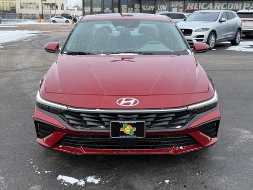 2025 Hyundai ELANTRA SEL