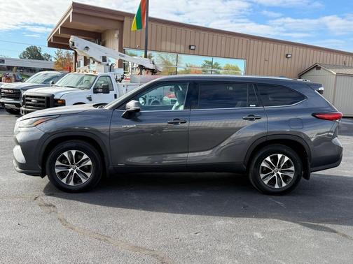 2021 Toyota Highlander Hybrid XLE