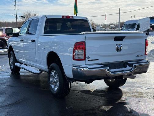 2024 RAM 2500 Big Horn Crew Cab 4x4 6'4' Box