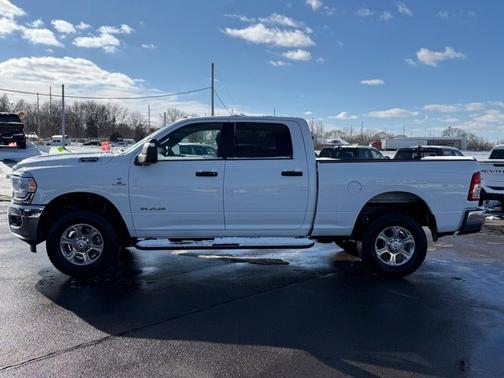 2024 RAM 2500 Big Horn Crew Cab 4x4 6'4' Box