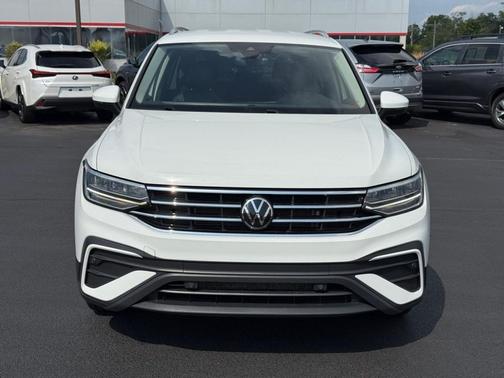 White 2024 Volkswagen Tiguan 2.0T SE 4MOTION