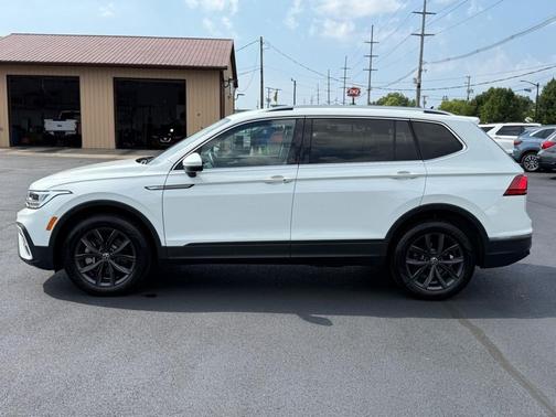 White 2024 Volkswagen Tiguan 2.0T SE 4MOTION