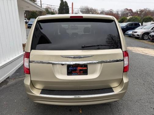 2011 Chrysler Town & Country Touring-L