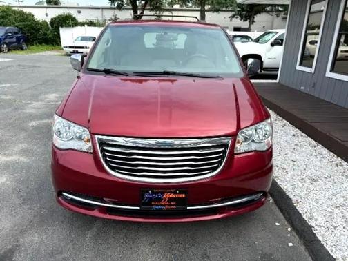 2015 Chrysler Town & Country Touring-L