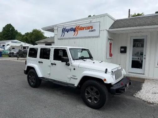 Bright White Clearcoat 2016 Jeep Wrangler Unlimited Sahara