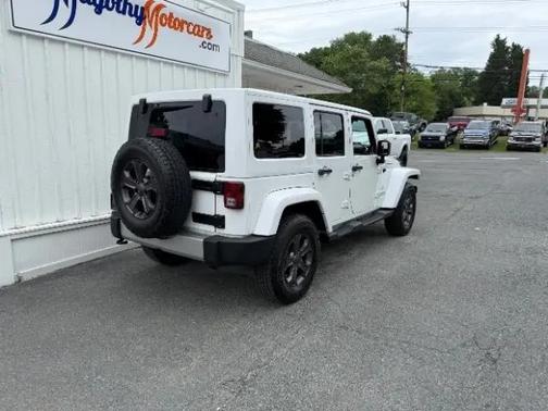 Bright White Clearcoat 2016 Jeep Wrangler Unlimited Sahara