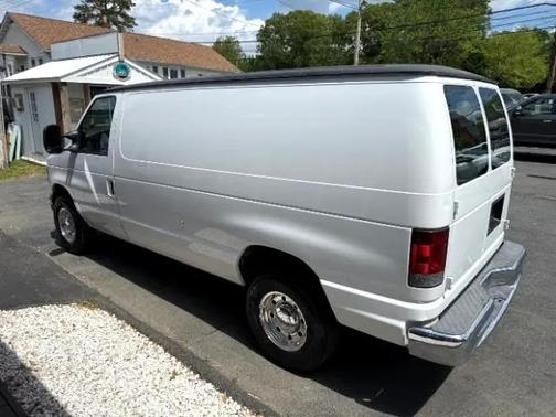 2005 Ford E350 Super Duty Base