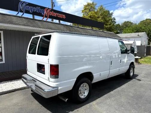 2005 Ford E350 Super Duty Base