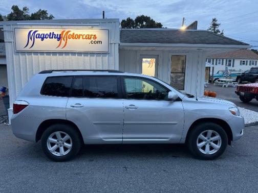 2010 Toyota Highlander SE