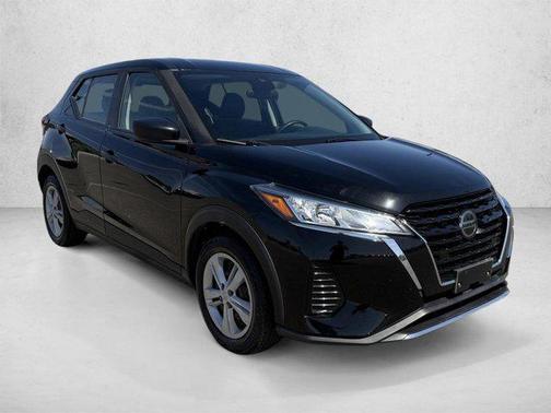 Super Black 2021 Nissan Kicks S