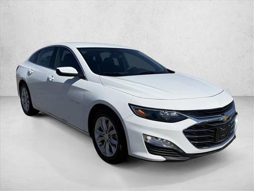 Summit White 2024 Chevrolet Malibu FWD 1LT