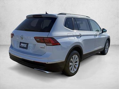 Pure White [White] 2018 Volkswagen Tiguan 2.0T SE 4MOTION