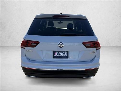 Pure White [White] 2018 Volkswagen Tiguan 2.0T SE 4MOTION