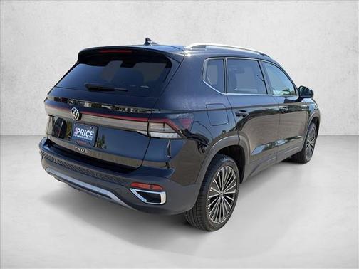Pyrite Silver Metallic 2025 Volkswagen Taos 1.5T SE