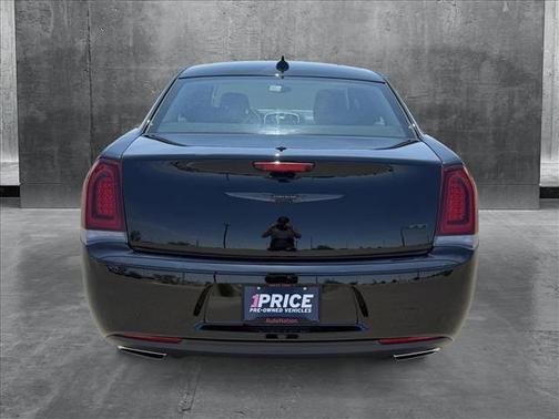 2023 Chrysler 300 Touring