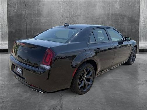 2023 Chrysler 300 Touring