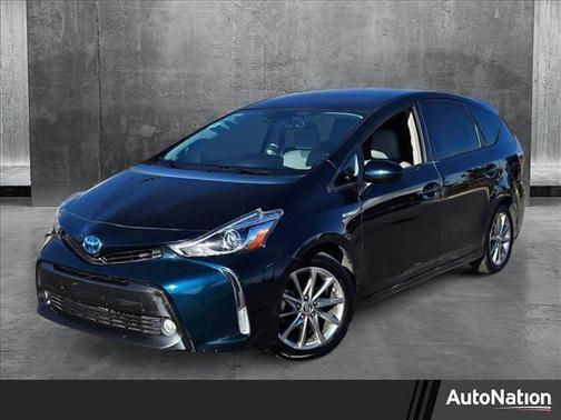 2017 Toyota Prius v Five