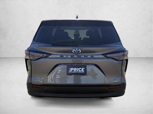 2023 Toyota Sienna LE