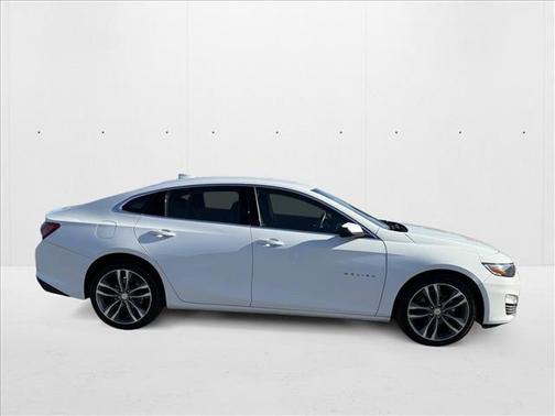 2022 Chevrolet Malibu FWD LT