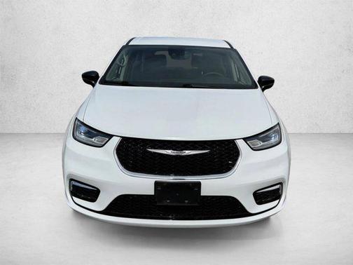 Bright White Clearcoat 2024 Chrysler Pacifica Touring L