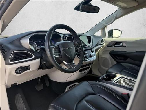 Granite Crystal Metallic Clearcoat 2023 Chrysler Pacifica Touring L