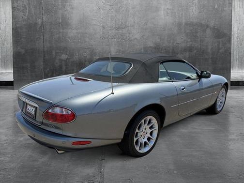 2002 Jaguar XKR Base
