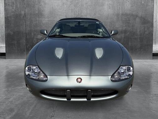 2002 Jaguar XKR Base