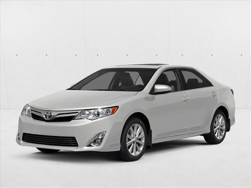 Super White 2014 Toyota Camry XLE