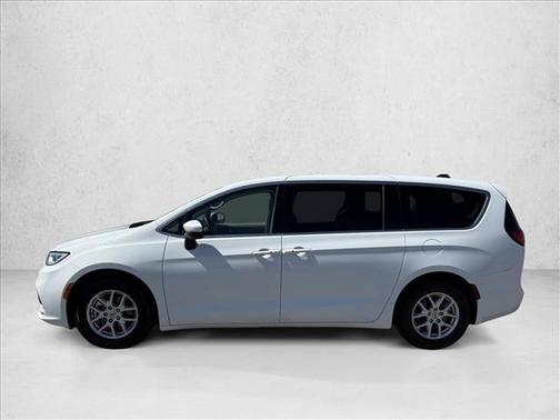 Bright White Clearcoat 2023 Chrysler Pacifica Touring L