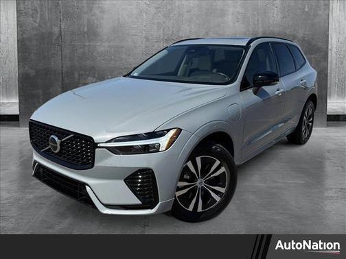 2024 Volvo XC60 Recharge Plug-In Hybrid T8 Core Dark Theme