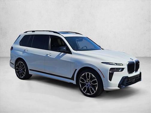 2023 BMW X7 M60i